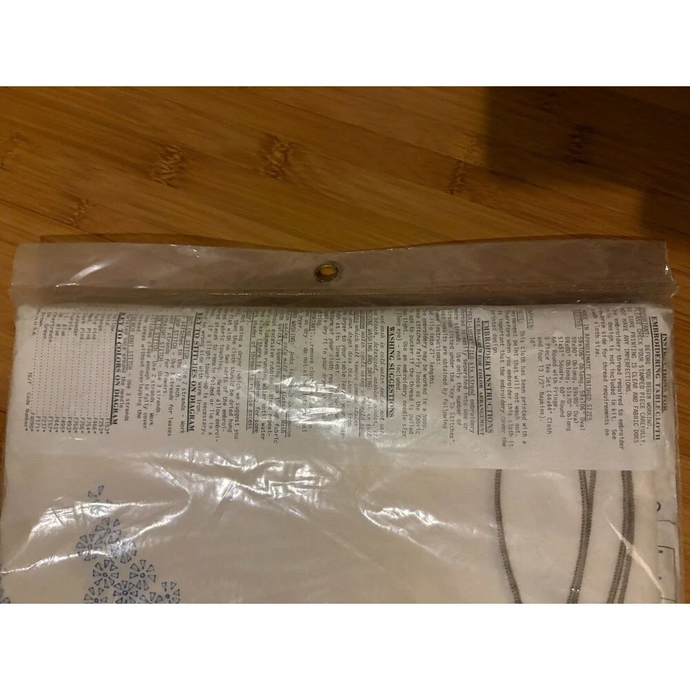Vintage 1977 Paragon Contada Stamped Embroidery Tablecloth 59x90 Oval New